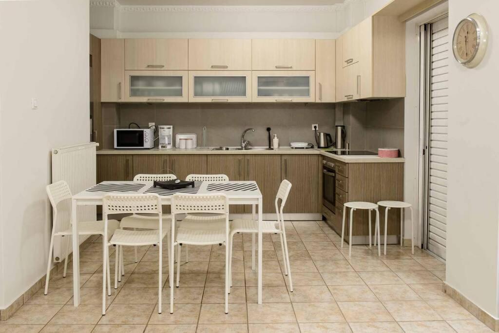 50 M Kerameikos Metro Cosy Luxury Apartment Athena Bagian luar foto